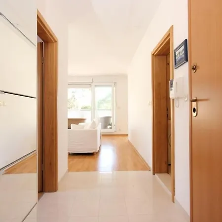 Appartement With A Parking Space - 7590