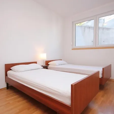 Apartman With A Parking Space - 7590 *