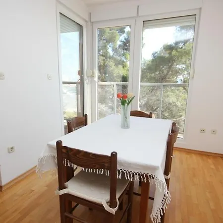 Apartman With A Parking Space - 7590 Split