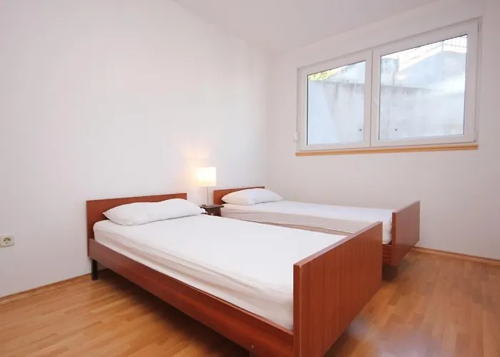 Apartman With A Parking Space - 7590 *