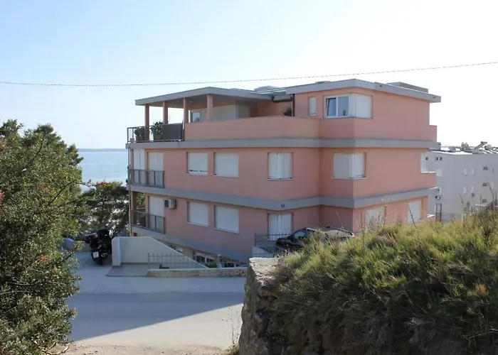 Apartman With A Parking Space - 7590