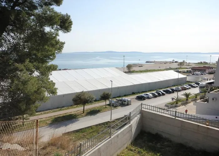 Apartman With A Parking Space - 7590 Split
